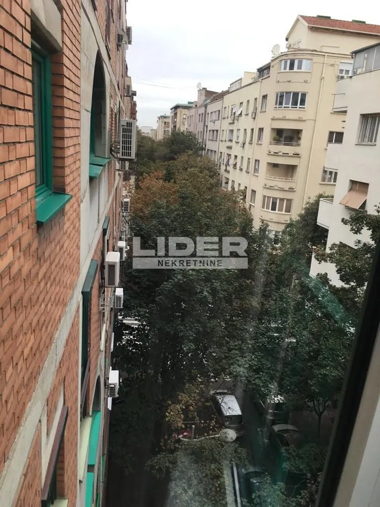 Izdavanje, trosoban stan, 90m², Stari Grad, Beograd