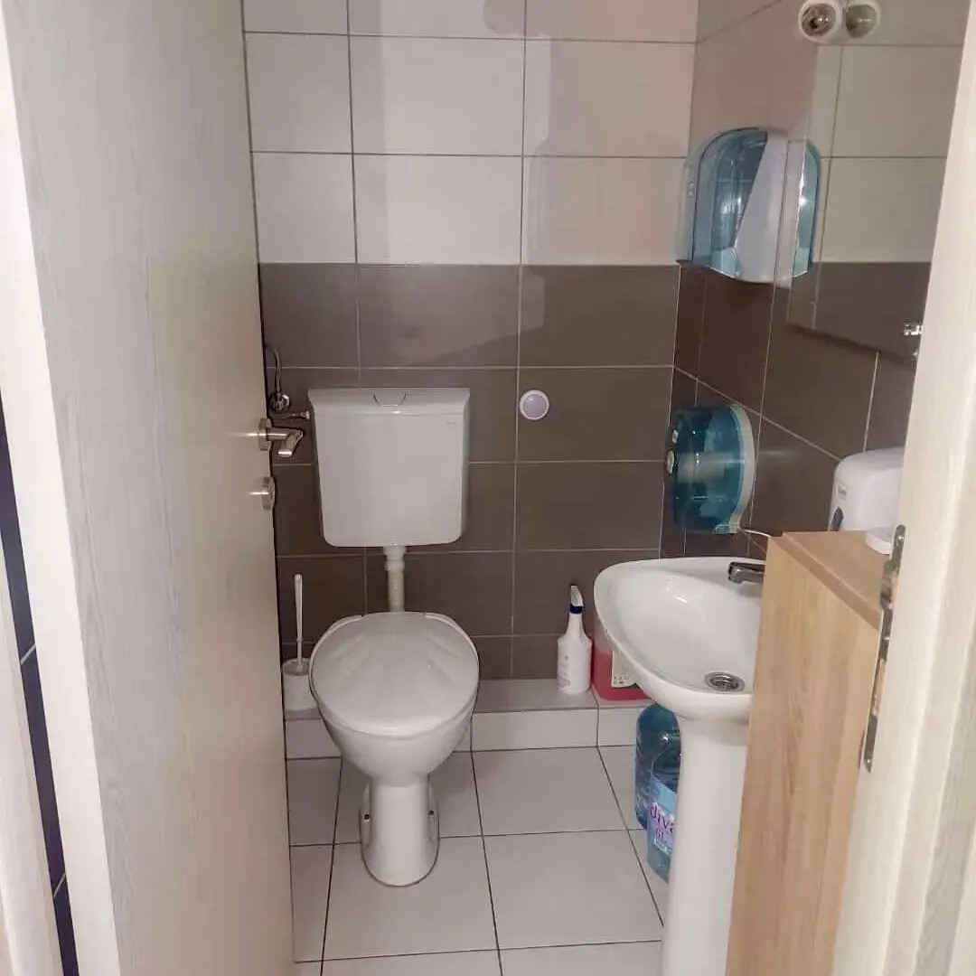 Rent, office space, 162m², 1 maj, Podgorica