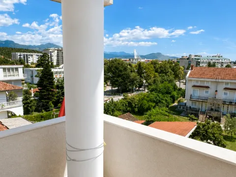 Rent, two bedroom apartment, 72m², Momišići, Podgorica - image 4