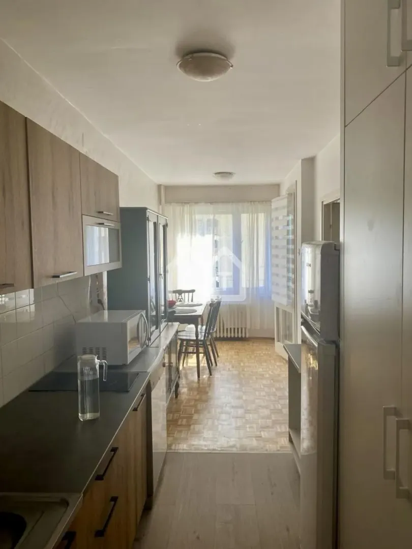 Izdavanje, trosoban stan, 92m², Novi Beograd Sve Podlokacije, Beograd