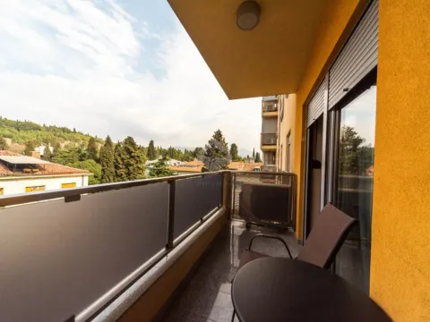 Izdavanje, dvosoban stan, 75m², Centar, Podgorica - image 15