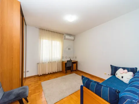 Rent, three bedroom apartment, 115m², Gorica C, Podgorica - image 16