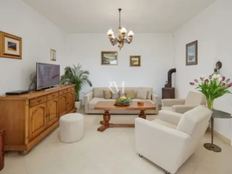 Izdavanje, kuća, 70m², Kavač, Kotor - image 8