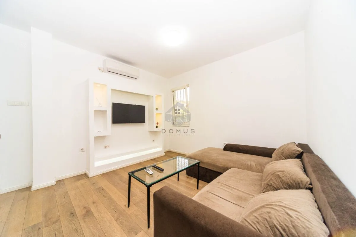 Izdavanje, dvosoban stan, 68m², Stari Aerodrom, Podgorica