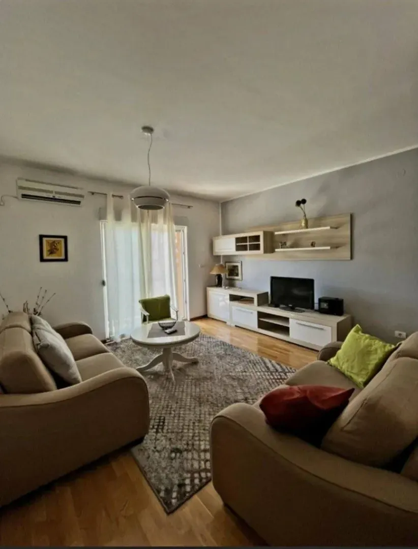 Izdavanje, jednosoban stan, 53m², City Kvart, Podgorica