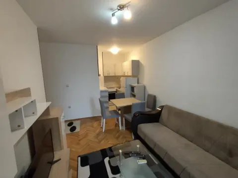 Izdavanje, jednosoban stan, 35m², Grbavica, Novi Sad Sve Podlokacije - image 3