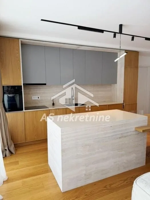 Rent, three bedroom apartment, 125m², Crveni Krst, Beograd