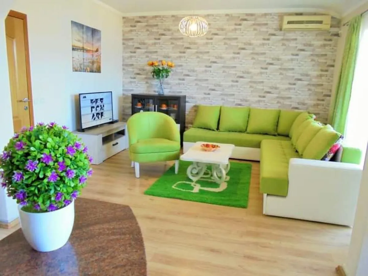 Rent, one bedroom apartment, 55m², Centar, Tivat