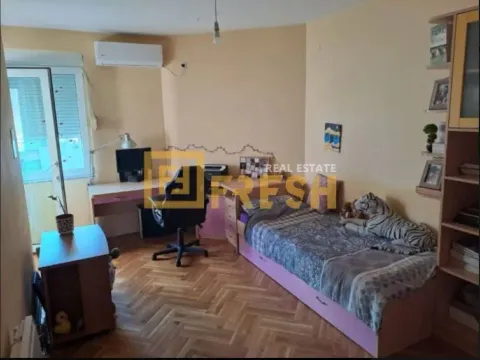 Sale, three bedroom apartment, 90m², Blok 9, Podgorica - image 4