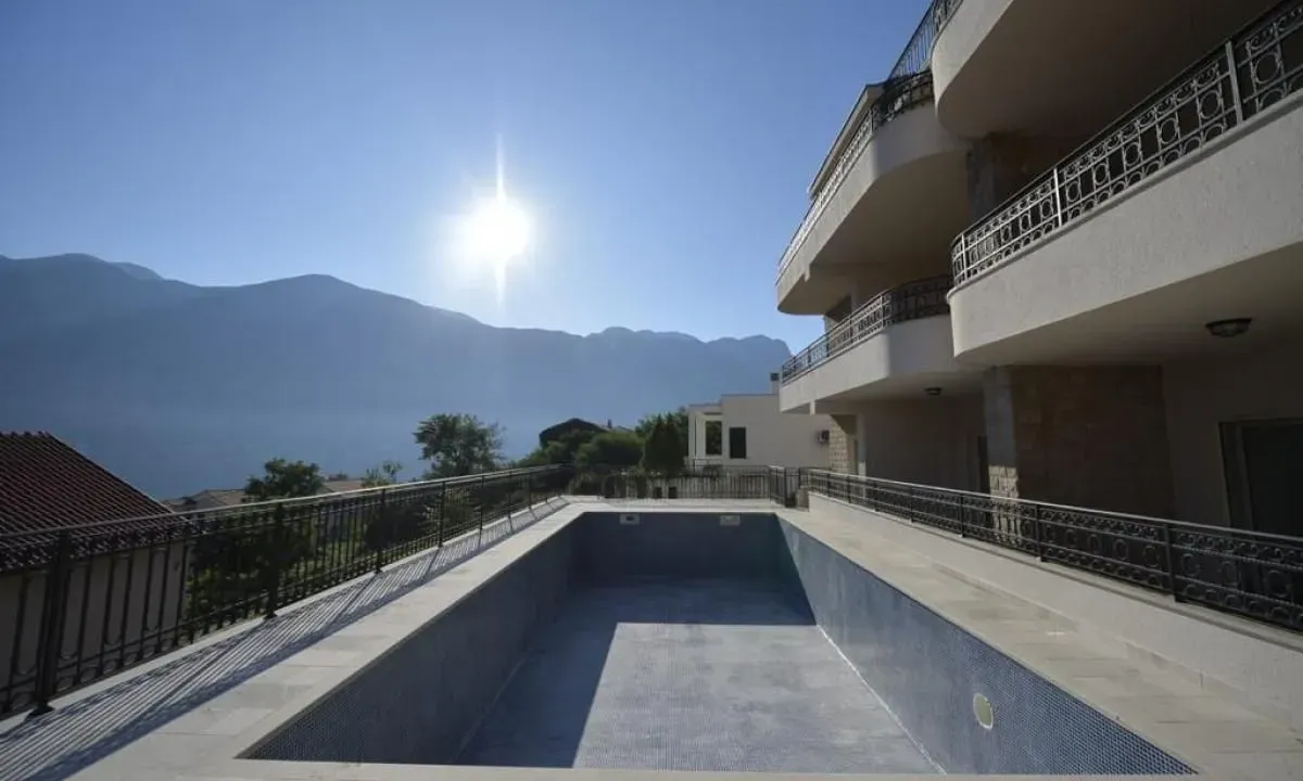 Prodaja, trosoban stan, 121m², Kotor, Crna Gora