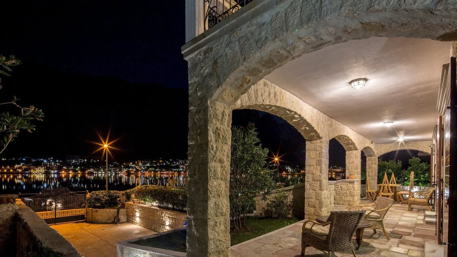 Sale, house, 497m², Prčanj, Kotor