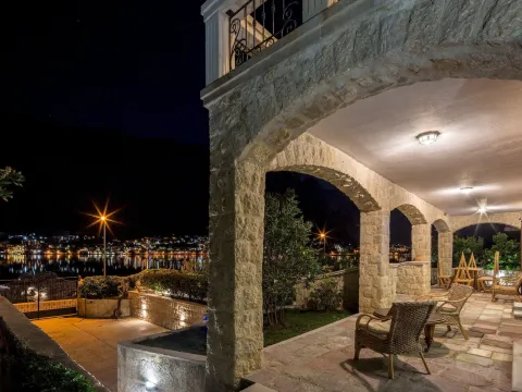 Izdavanje, kuća, 497m², Prčanj, Kotor - image 7