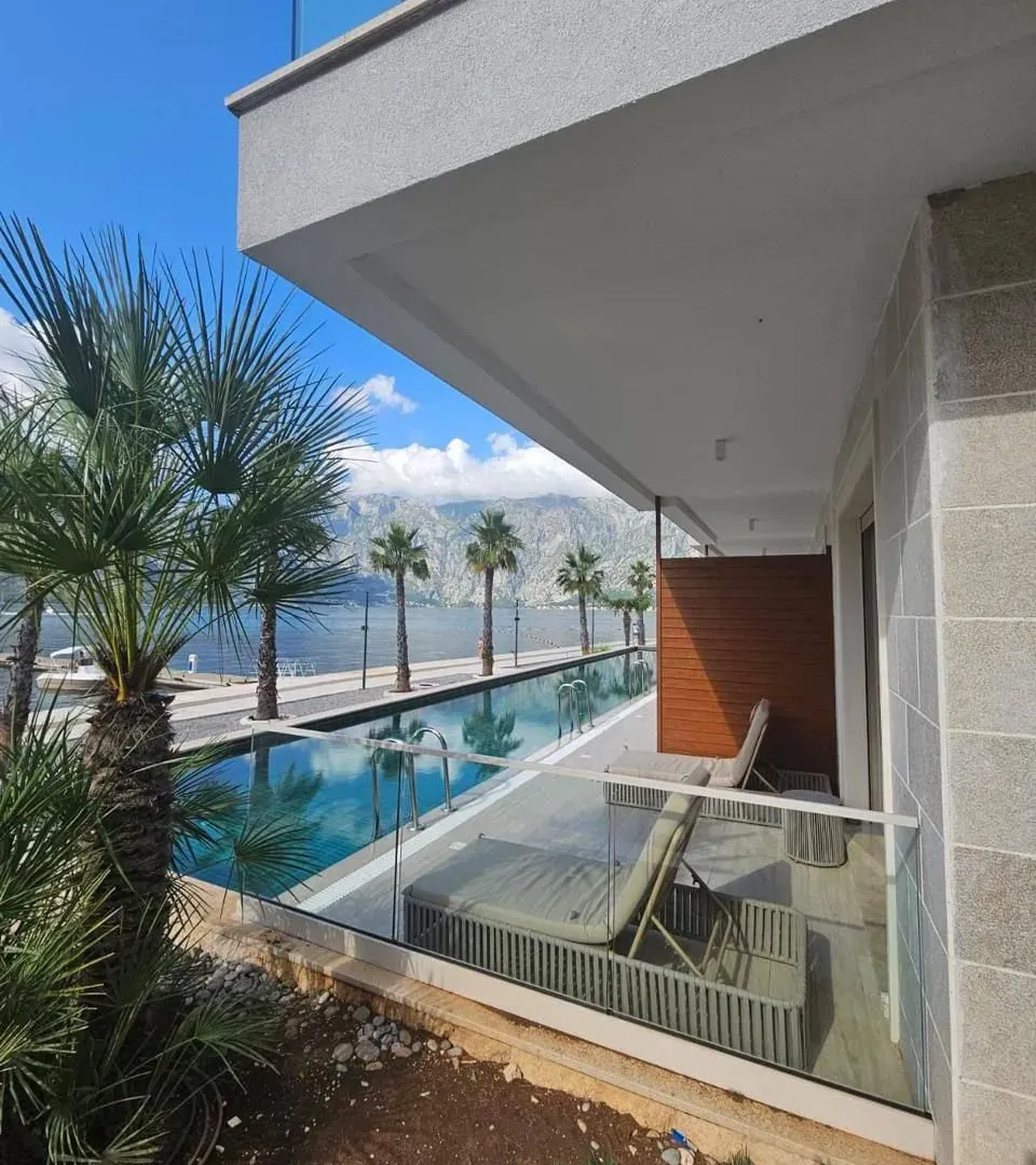 Prodaja, kuća, 400m², Centar, Kotor