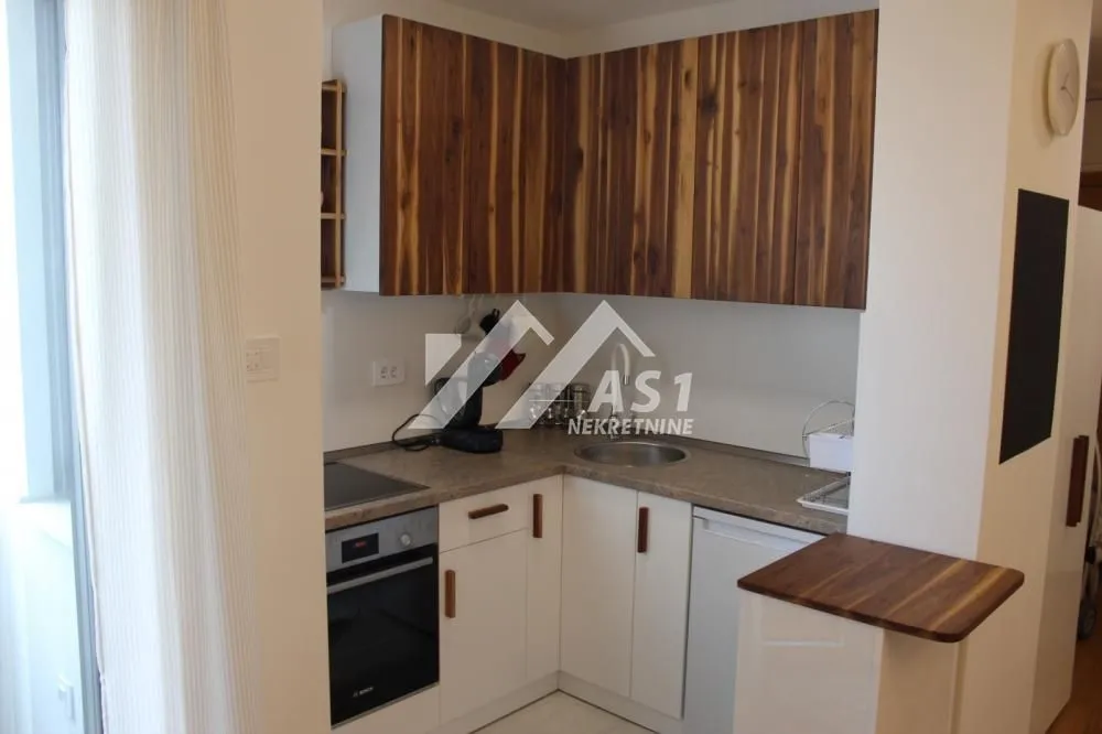 Izdavanje, stan, 27m², Grbavica, Novi Sad Sve Podlokacije