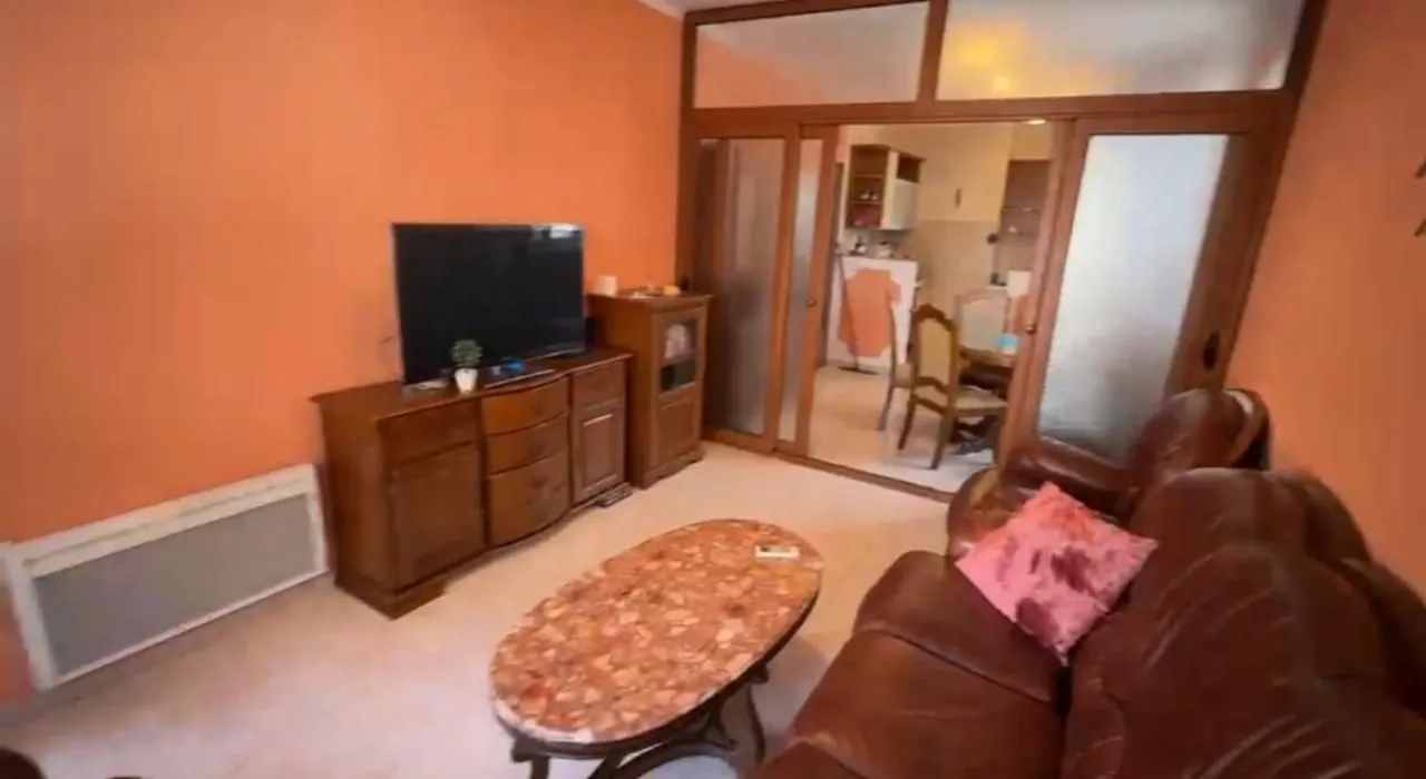 Prodaja, jednosoban stan, 62m², Ilino, Bar