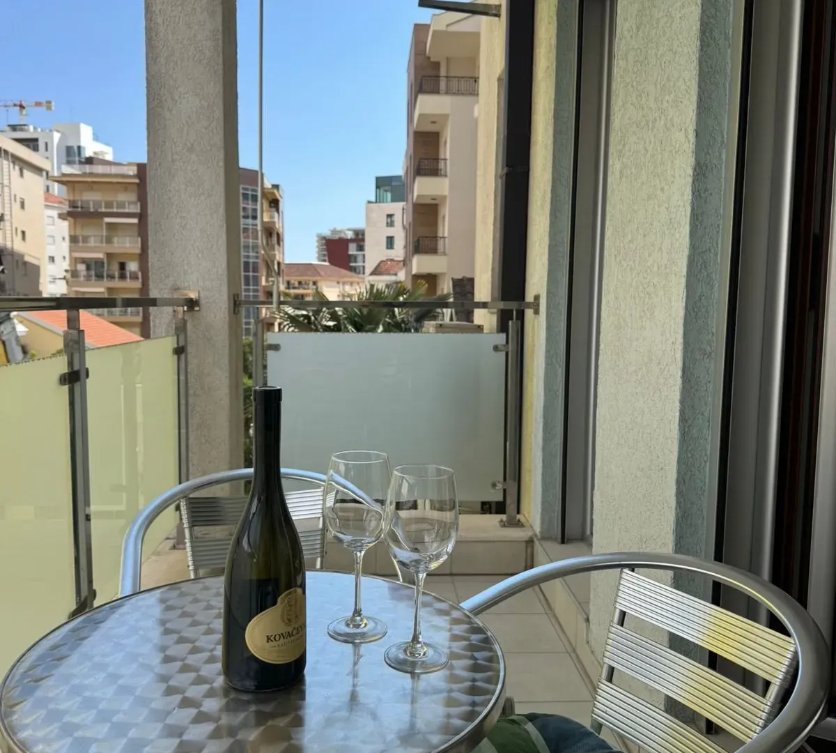 Izdavanje, jednosoban stan, 47m², Budva, Crna Gora
