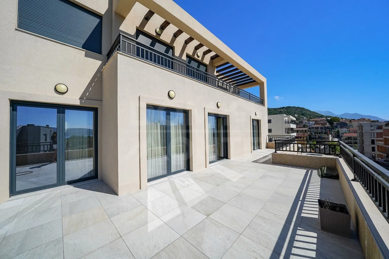 Rent, three bedroom apartment, 119m², Tivat, Crna Gora