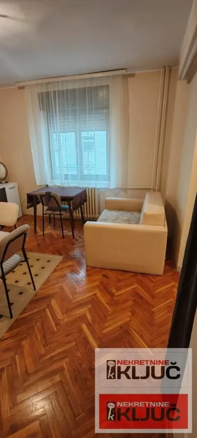 Izdavanje, dvosoban stan, 45m², Bulevar Oslobodjenja, Novi Sad Sve Podlokacije