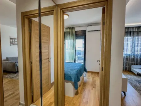 Izdavanje, dvosoban stan, 53m², New City, Podgorica - image 4