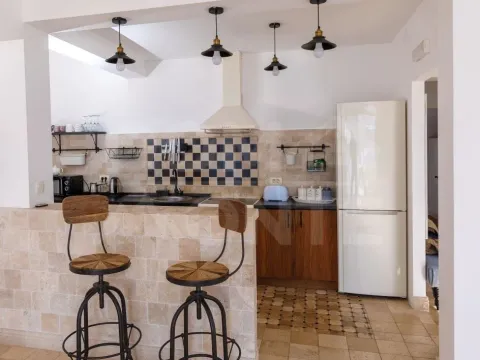 Sale, three bedroom apartment, 208m², Risan, Kotor - image 4
