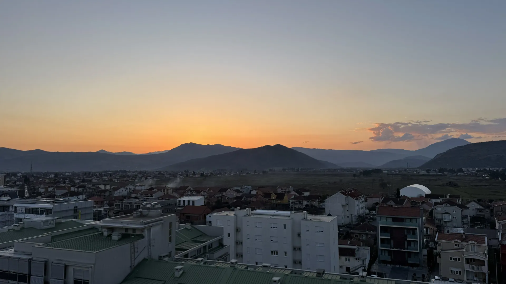 Izdavanje, trosoban stan, 96m², Tološka šuma, Podgorica