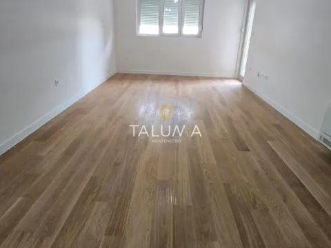 Izdavanje, dvosoban stan, 72m², City Kvart, Podgorica - image 2