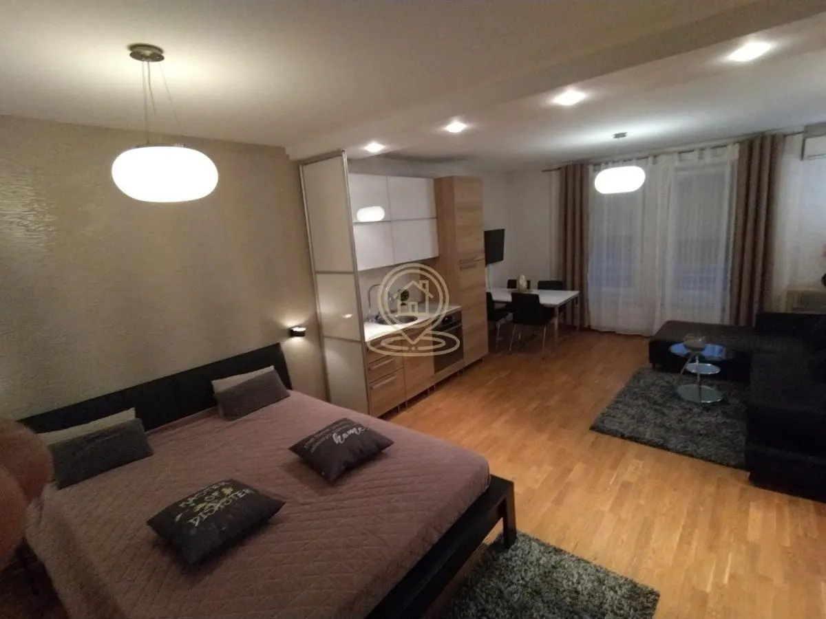 Rent, one bedroom apartment, 41m², Stari Grad, Beograd
