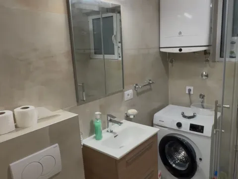 Rent, two bedroom apartment, 50m², Dobrota, Kotor - image 4