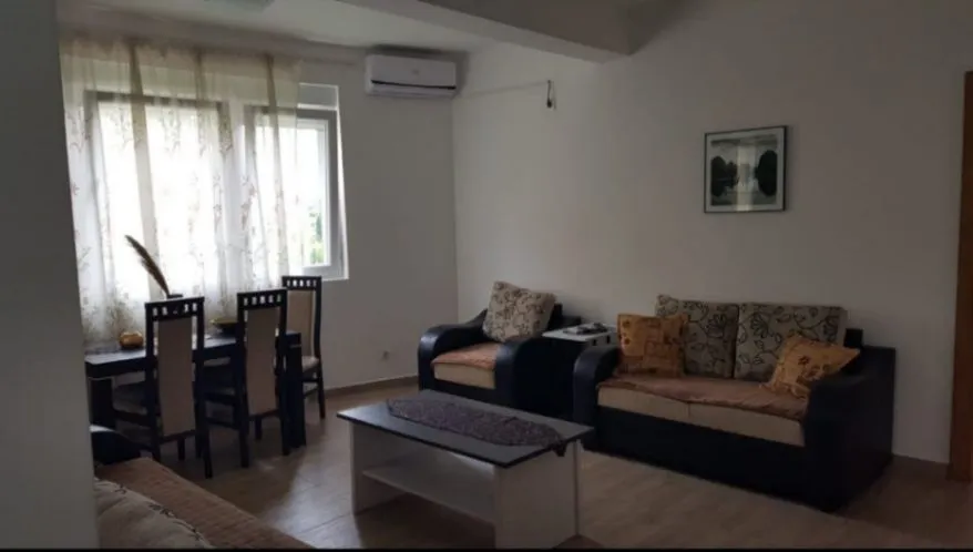 Izdavanje, dvosoban stan, 75m², Dumidran, Tivat