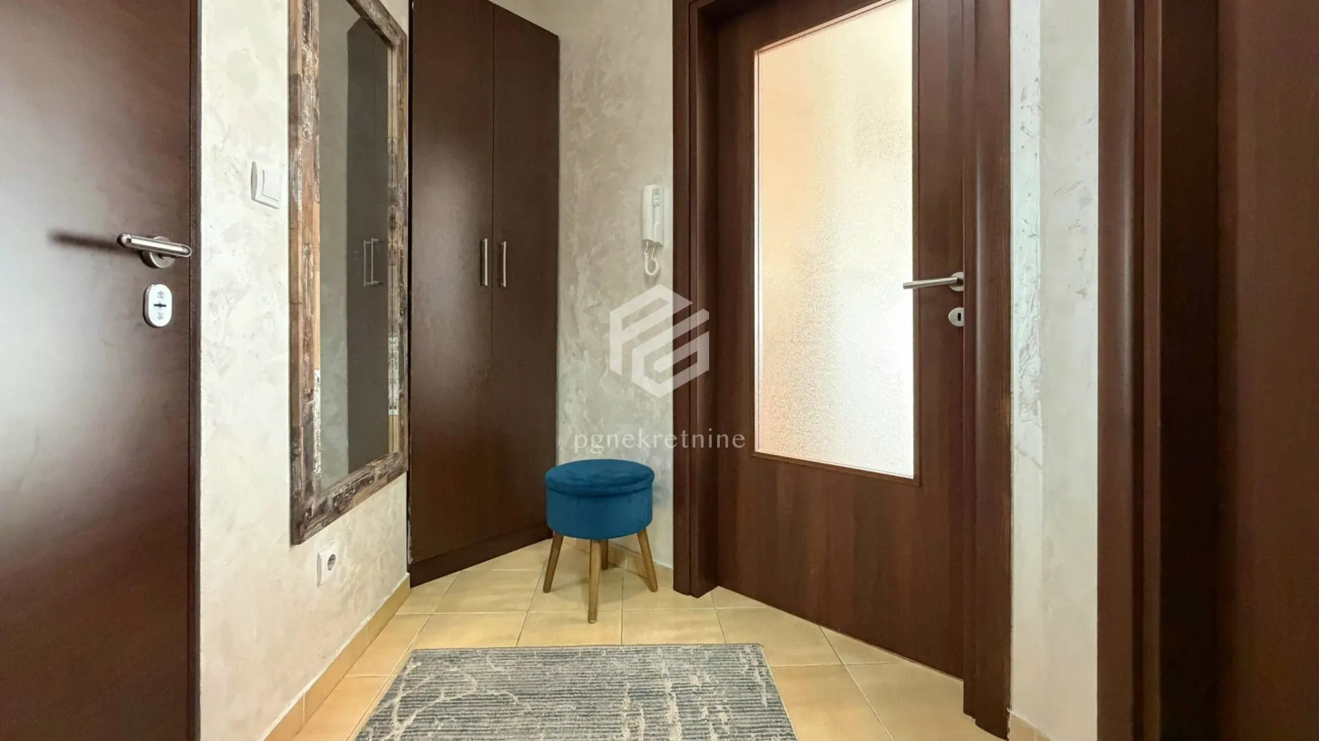 Rent, one bedroom apartment, 43m², Stari Aerodrom, Podgorica