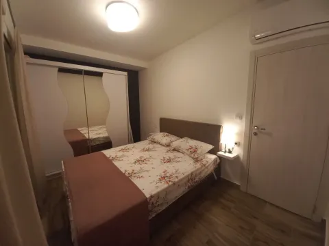 Rent, two bedroom apartment, 70m², Kalimanj, Tivat - image 12