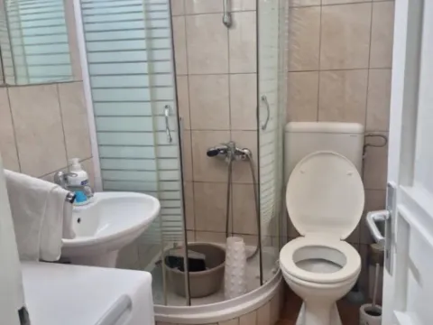 Izdavanje, jednosoban stan, 38m², Centar, Podgorica - image 7