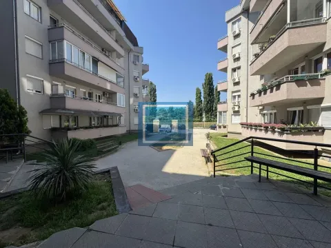 Prodaja, trosoban stan, 82m², Centar, Jagodina - image 17