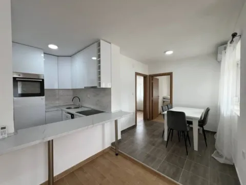 Izdavanje, dvosoban stan, 80m², Zelenika, Herceg Novi - image 10