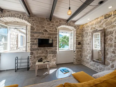 Prodaja, kuća, 290m², Perast, Kotor - image 8