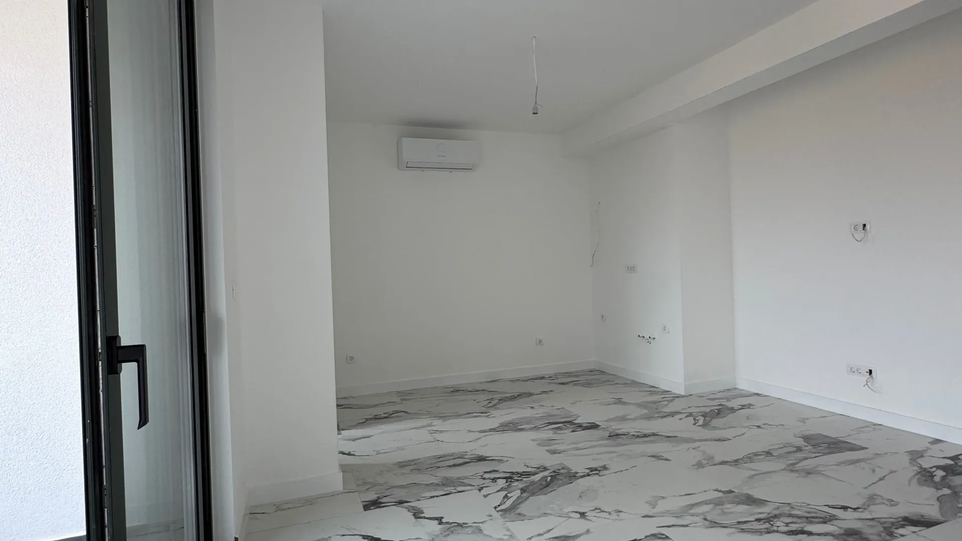 Prodaja, dvosoban stan, 54m², Radovići, Tivat