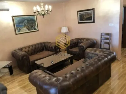 Izdavanje, kuća, 200m², Konik, Podgorica - image 8