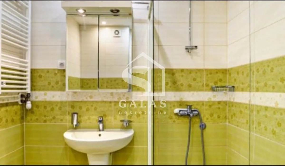 Izdavanje, dvosoban stan, 55m², Savski Venac, Beograd
