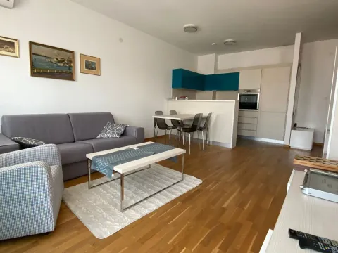 Prodaja, jednosoban stan, 51m², City Kvart, Podgorica - image 1