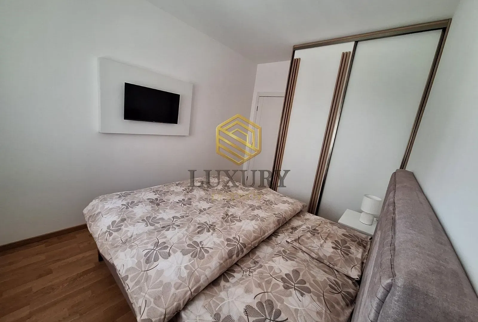 Izdavanje, jednosoban stan, 48m², Stari Aerodrom, Podgorica