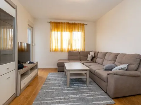 Rent, two bedroom apartment, 69m², Central Point, Podgorica - image 2