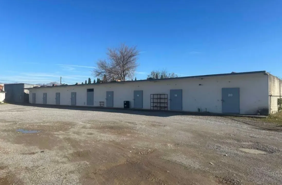 Rent, office space, 800m², Zeta, Podgorica