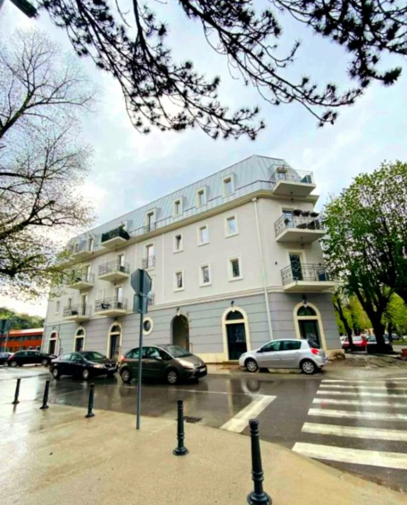 Izdavanje, jednosoban stan, 50m², Centar, Cetinje