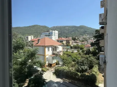 Prodaja, dvosoban stan, 52m², Tivat, Crna Gora - image 2