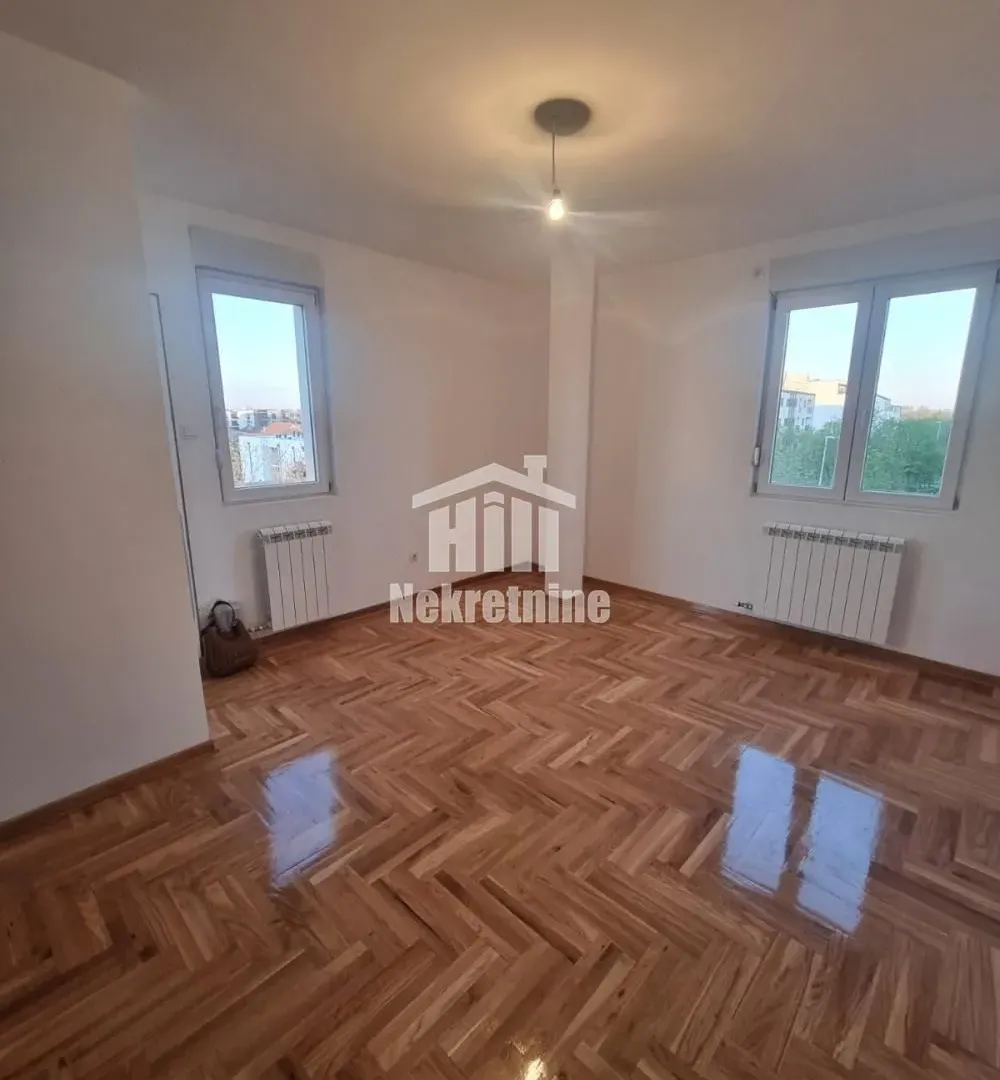 Prodaja, dvosoban stan, 58m², Zemun Cara Dušana, Zemun Sve Podlokacije