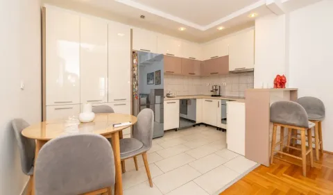 Rent, three bedroom apartment, 92m², City Kvart, Podgorica - image 2