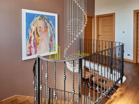 Prodaja, kuća, 255m², Vranići, Podgorica - image 17