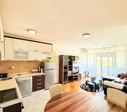 Izdavanje, dvosoban stan, 60m², Ibričevina, Podgorica - image 2