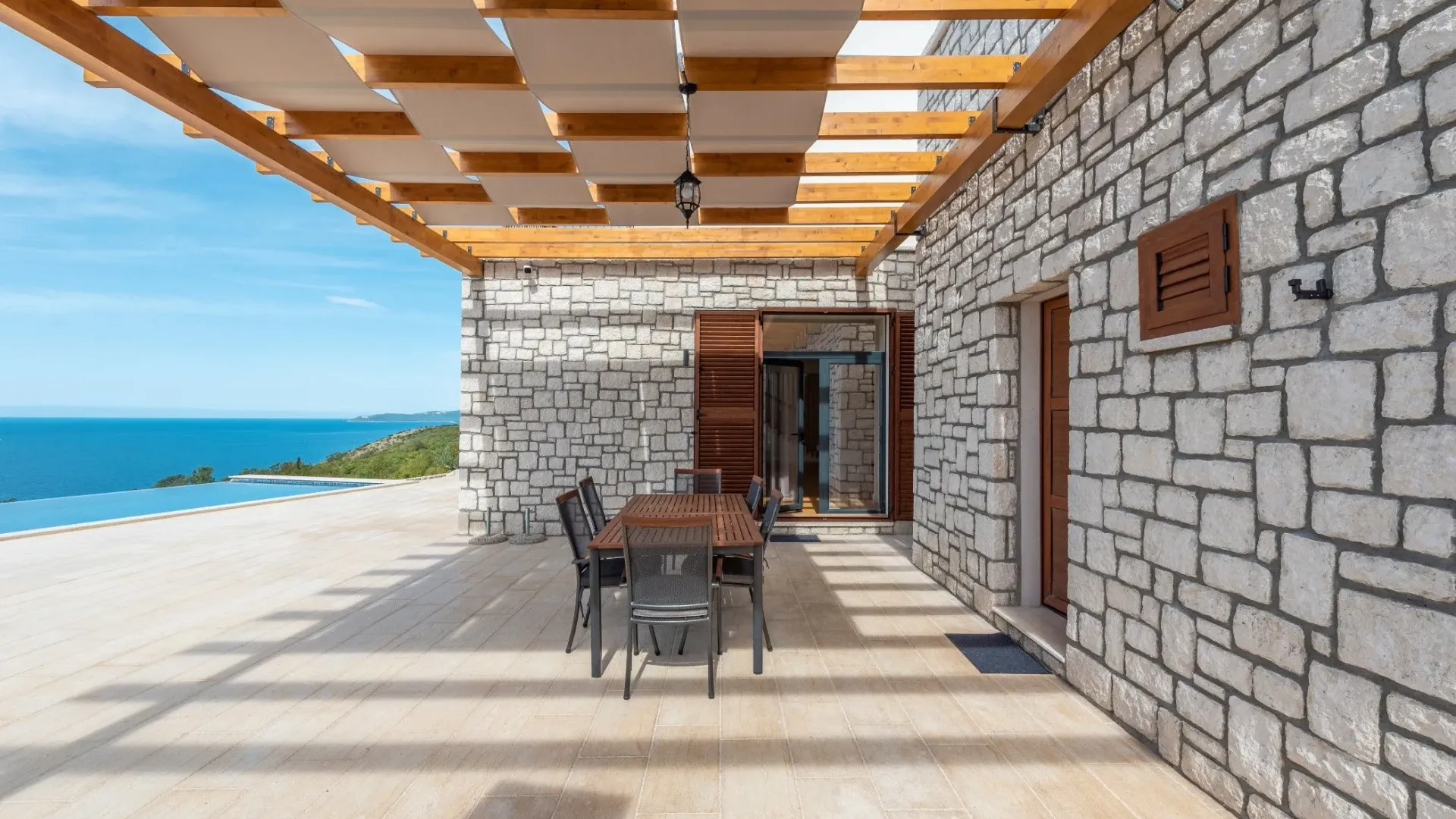 Sale, house, 256m², Drobni pijesak, Budva