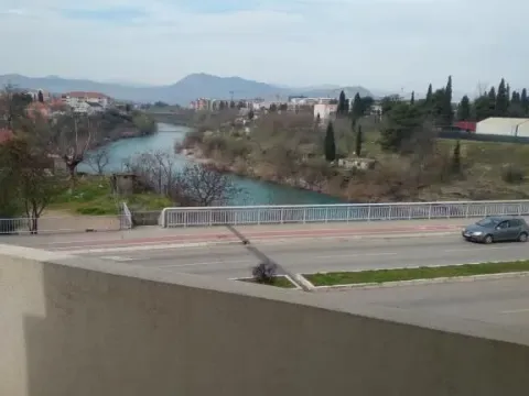 Izdavanje, jednosoban stan, 42m², Stara Varoš, Podgorica - image 2